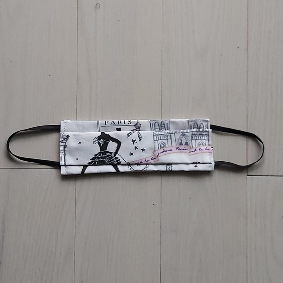 Mask made in Montreal - Picture 2 of 3